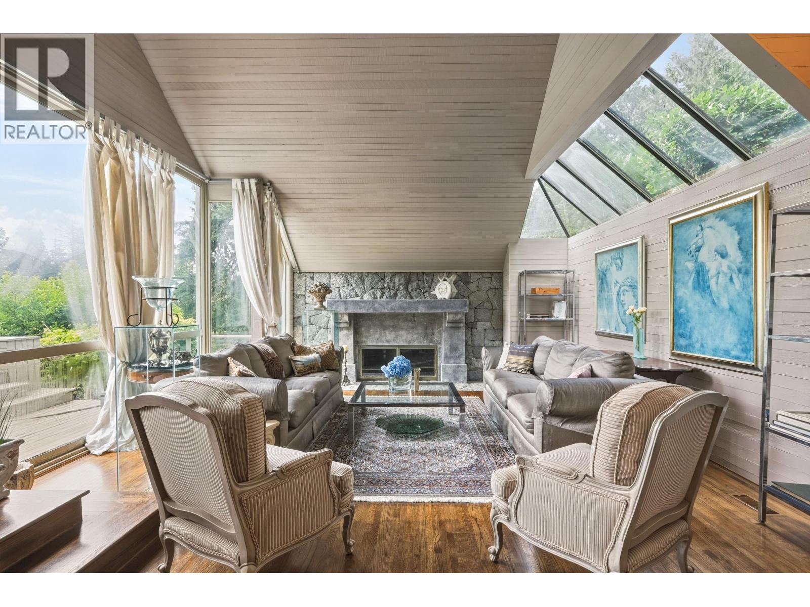 460 SOUTHBOROUGH DRIVE