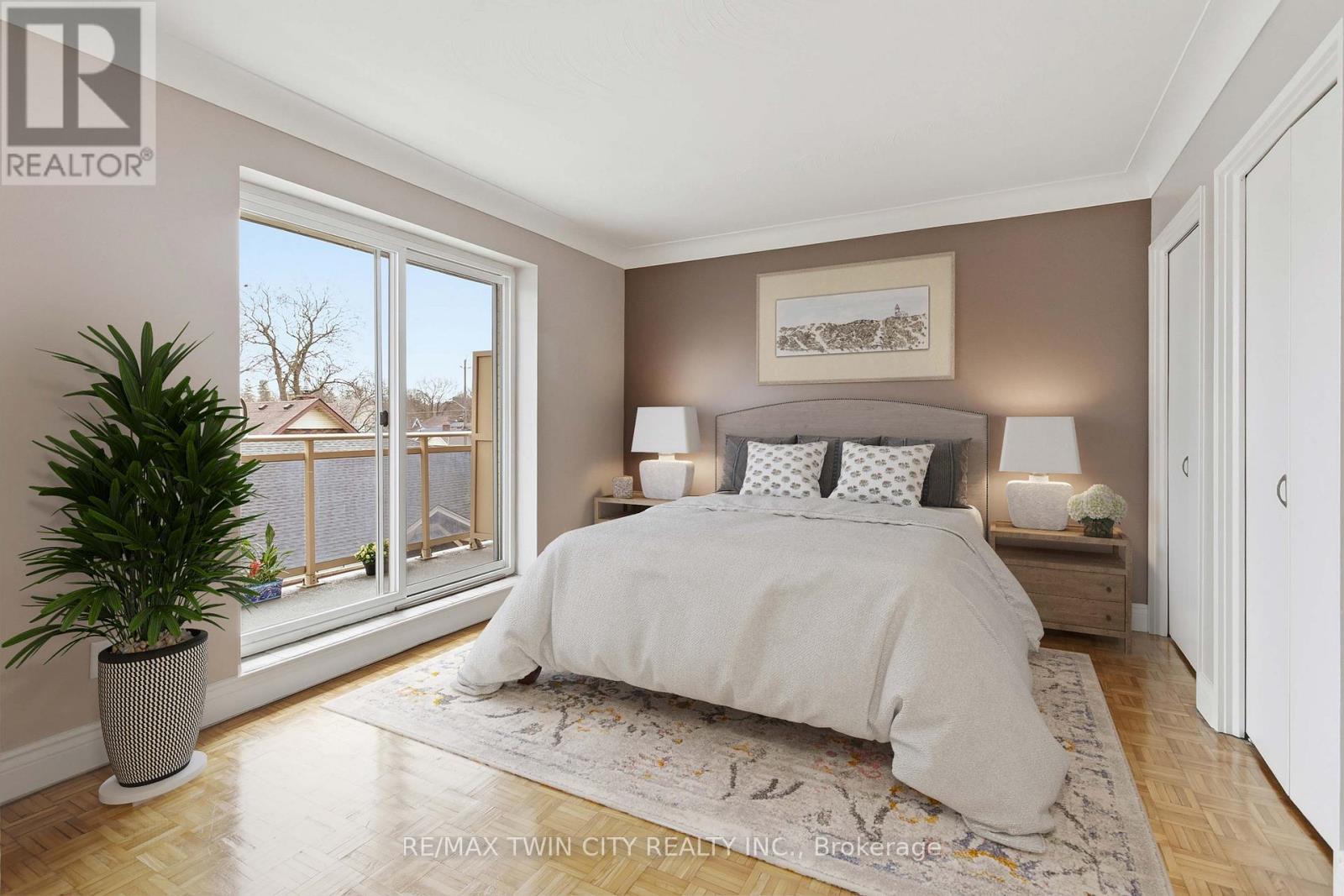 305 - 87 ST GEORGE STREET