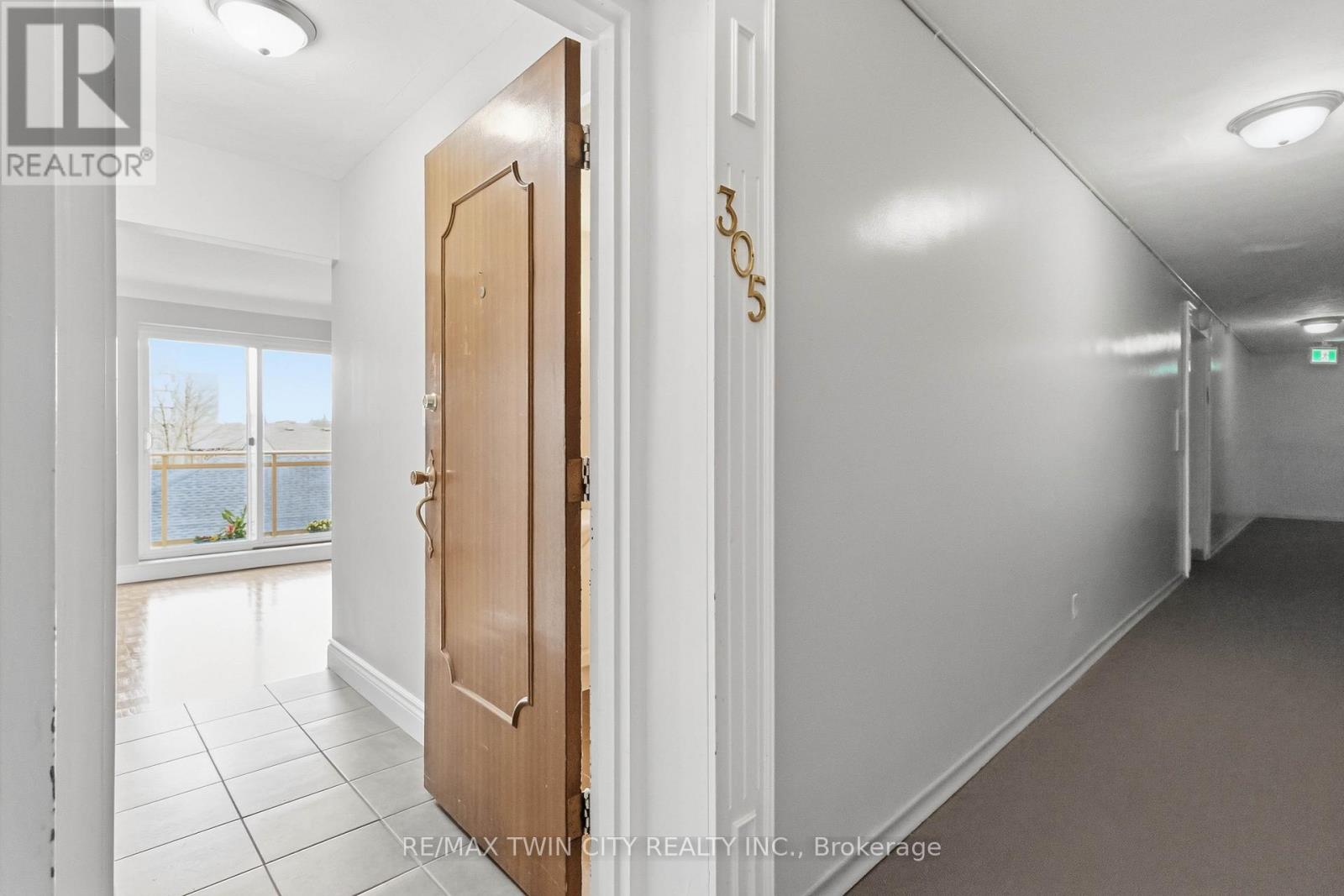 305 - 87 ST GEORGE STREET