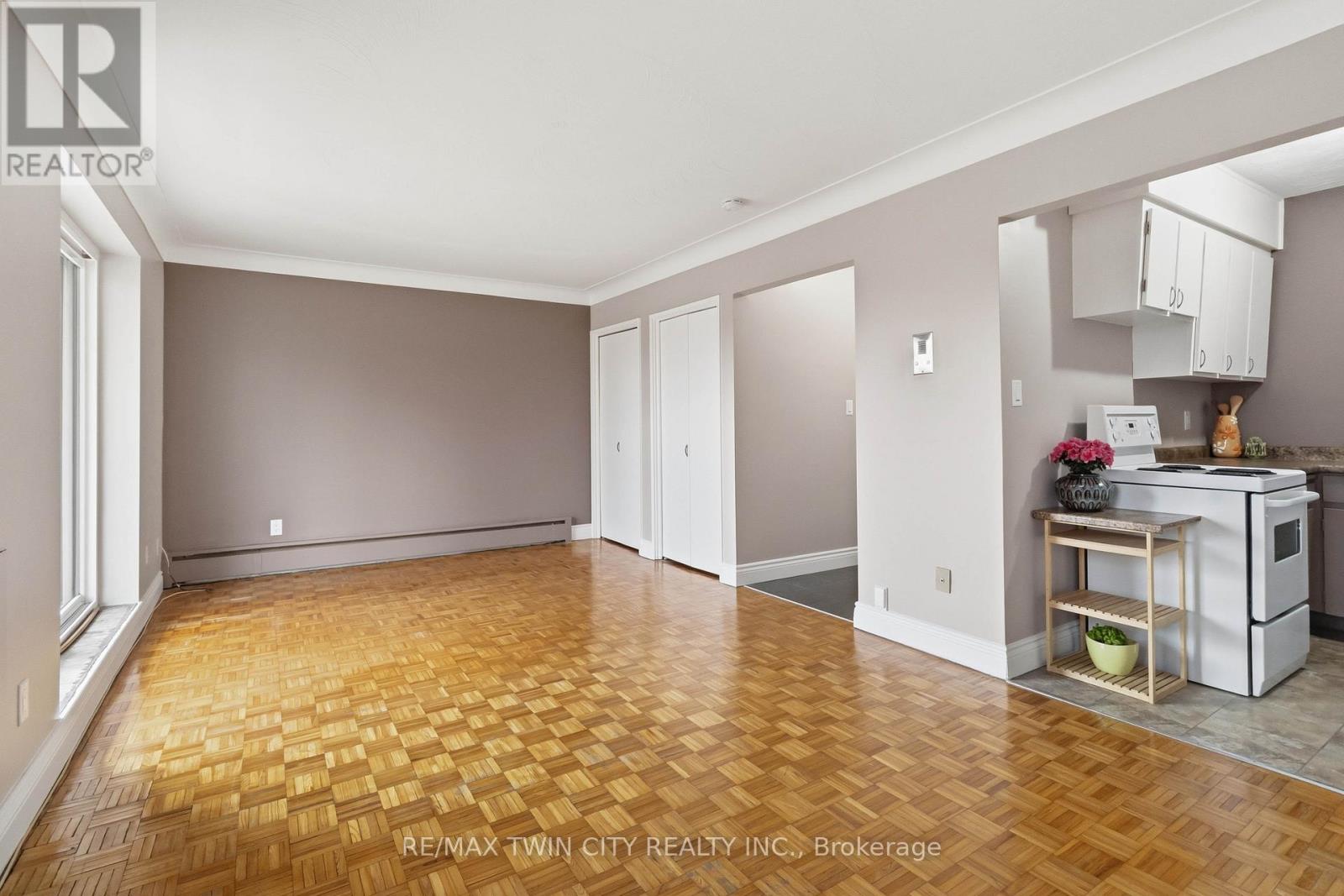 305 - 87 ST GEORGE STREET