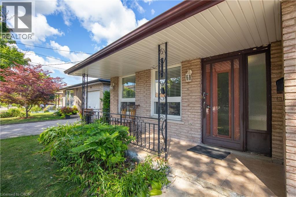 185 LAVINA Crescent