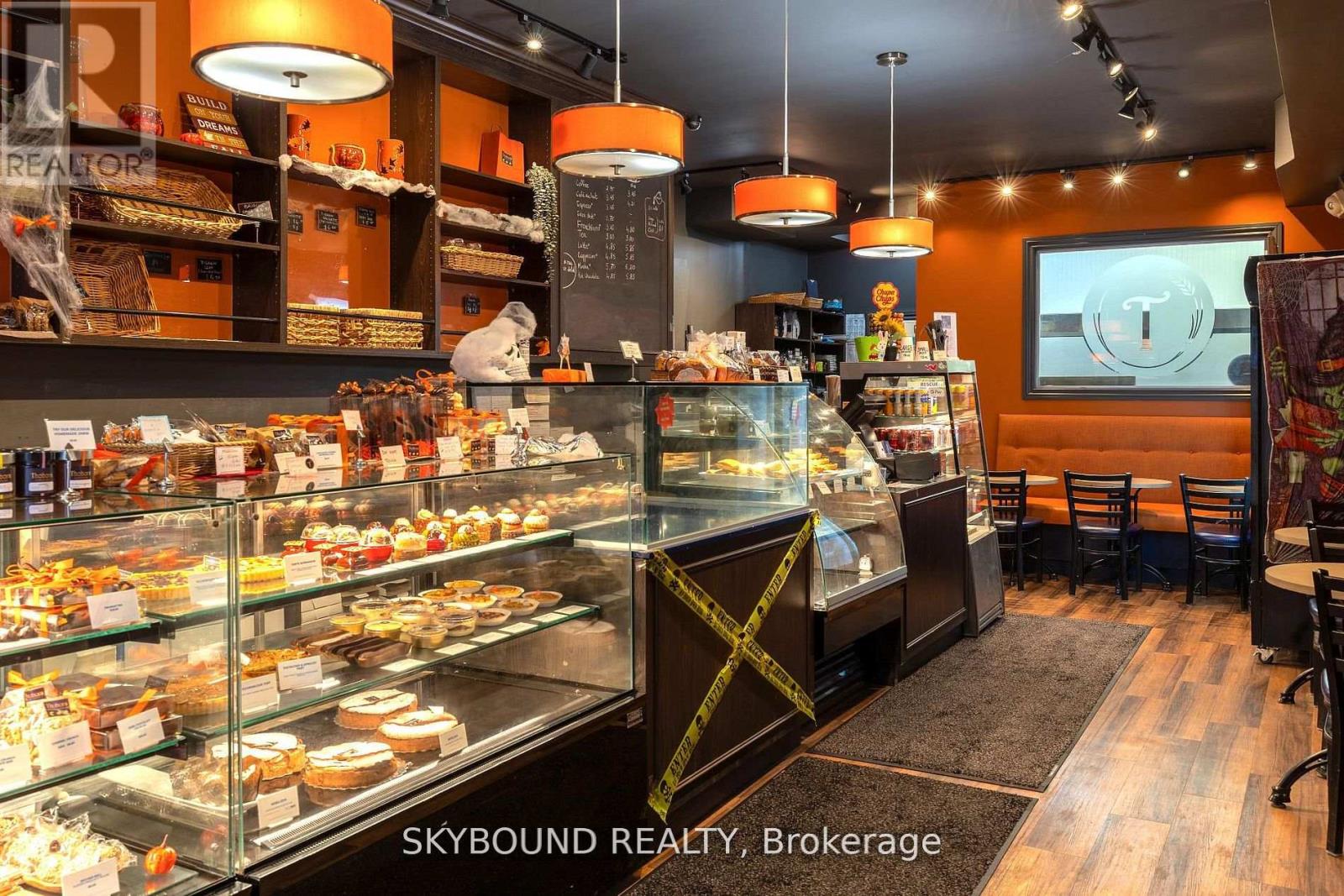 RETAIL AND UPPER - 627 MOUNT PLEASANT ROAD