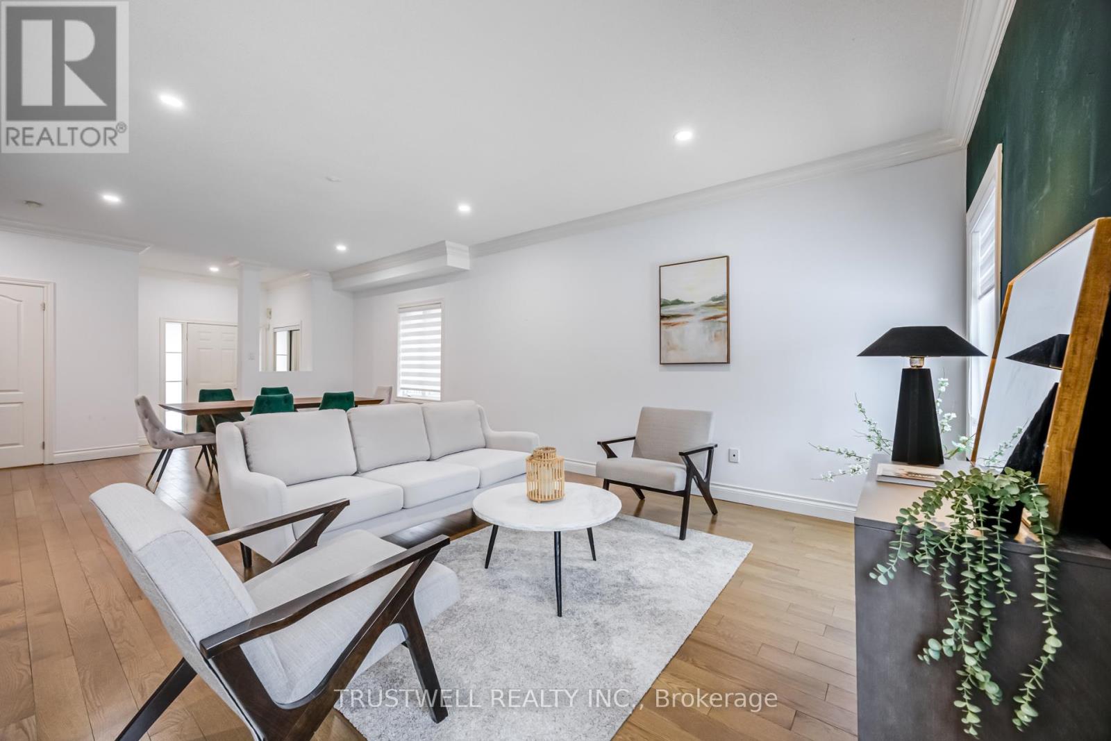 467 PLEASANT RIDGE AVENUE