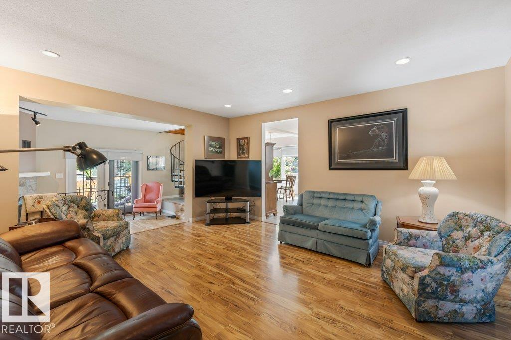 12 FALLHAVEN PL