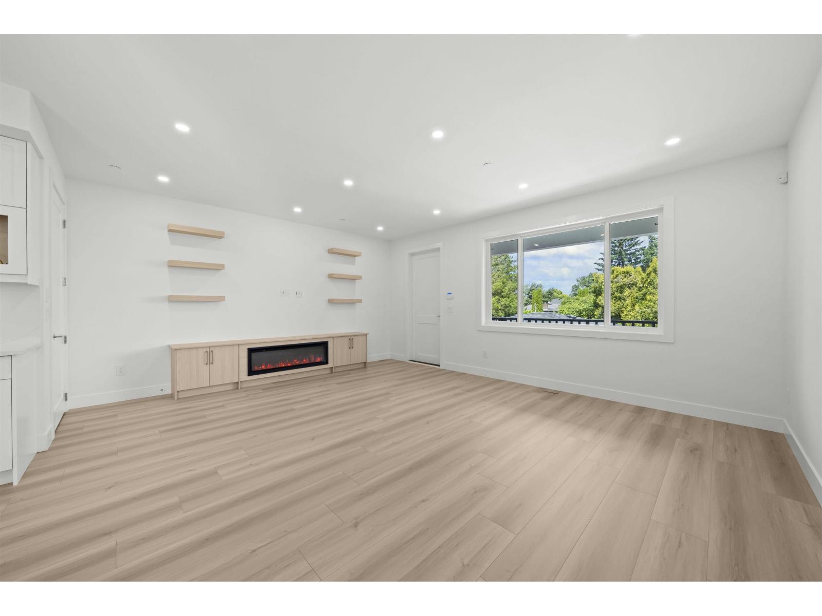 2 26725 FRASER HIGHWAY