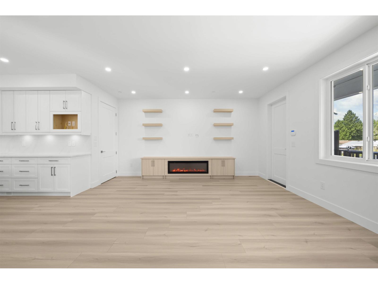 2 26725 FRASER HIGHWAY