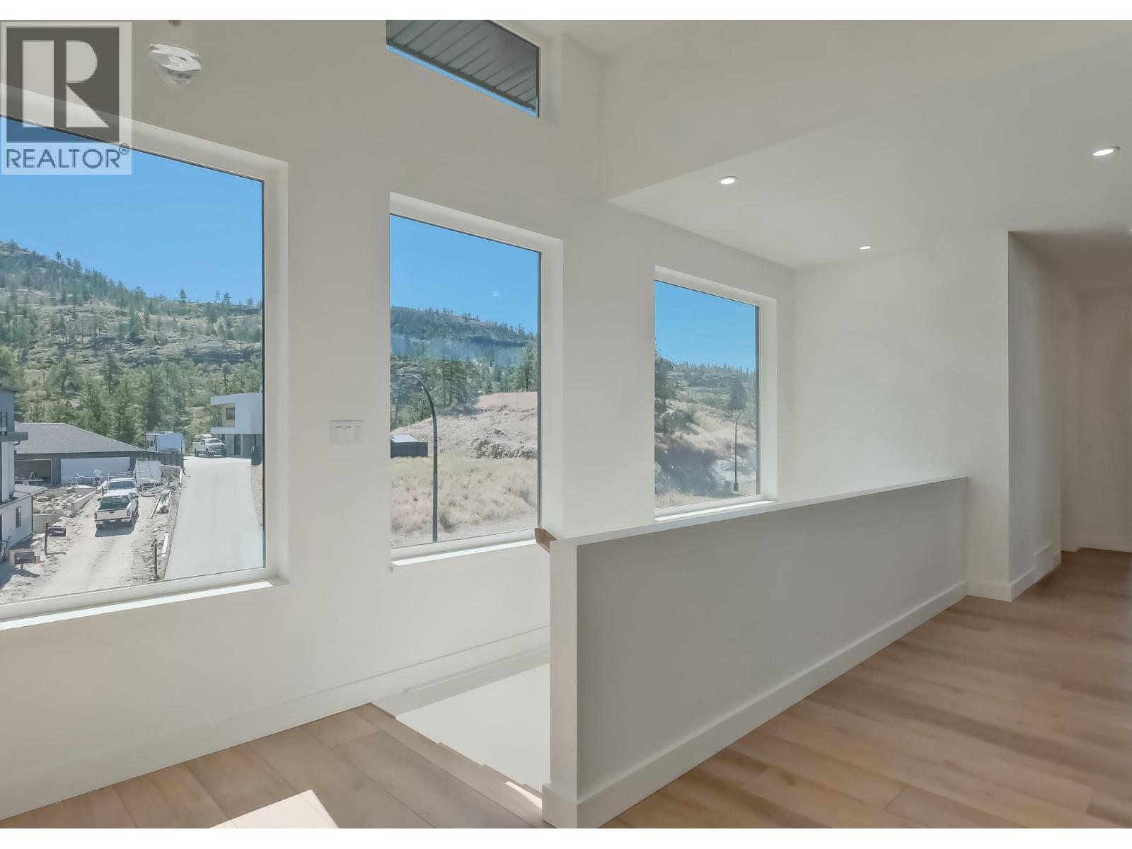 3331 EVERGREEN Drive Unit# 106