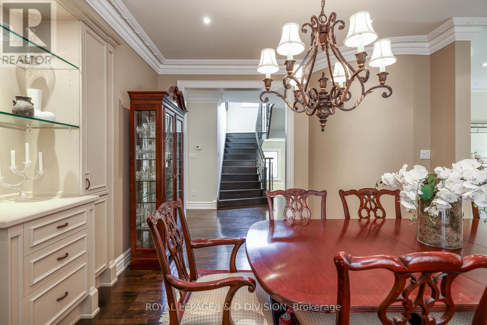 82 MUNRO BOULEVARD