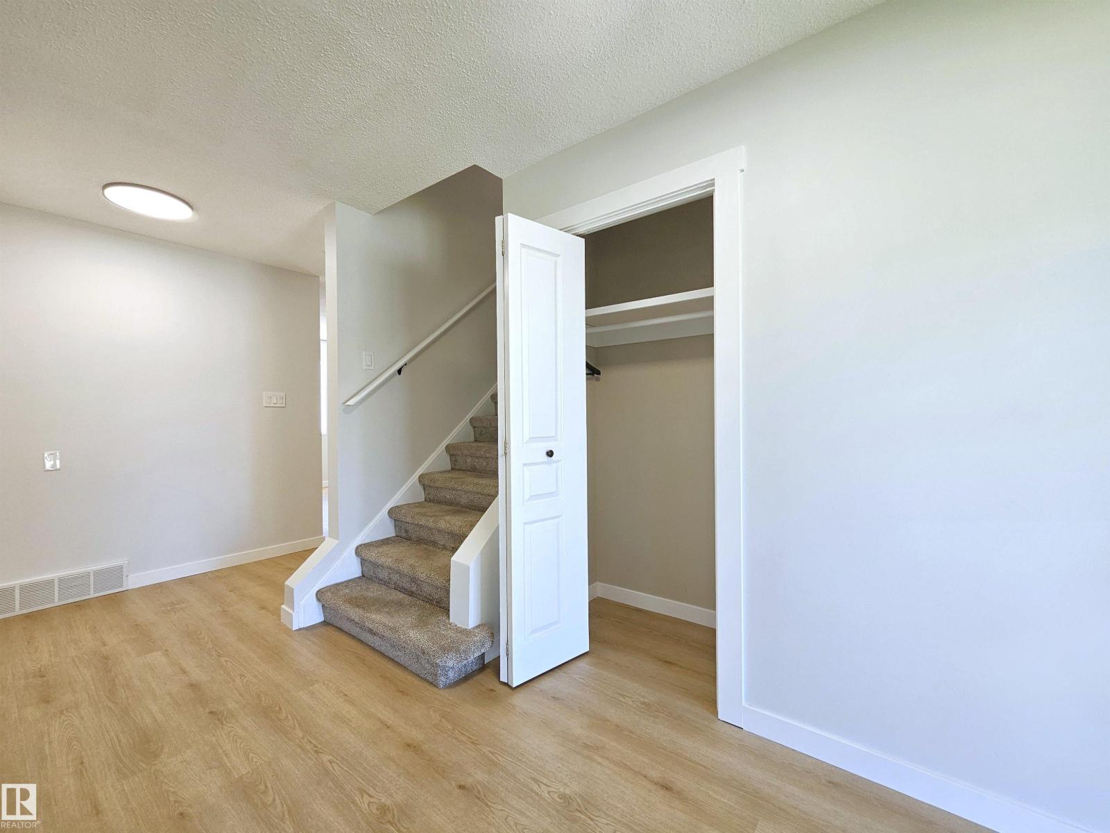 8011 182A ST NW