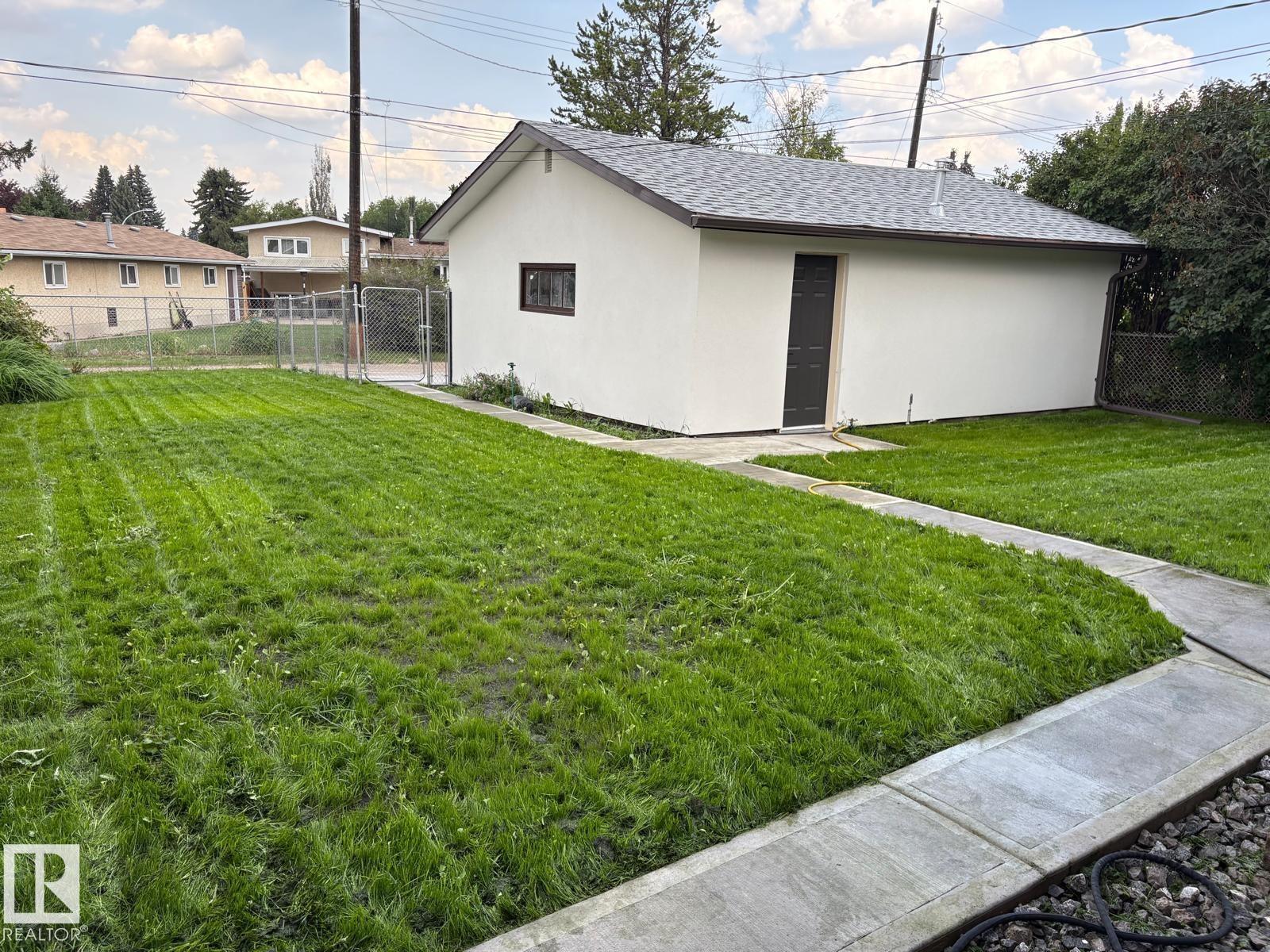 6808 95 AV NW NW
