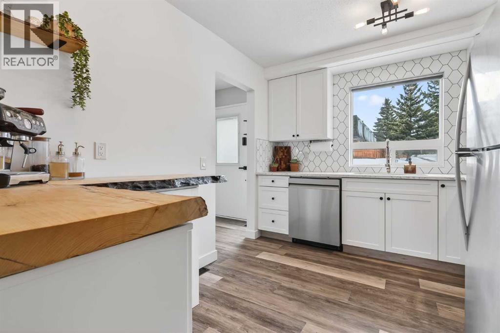 82, 330 Canterbury Drive SW