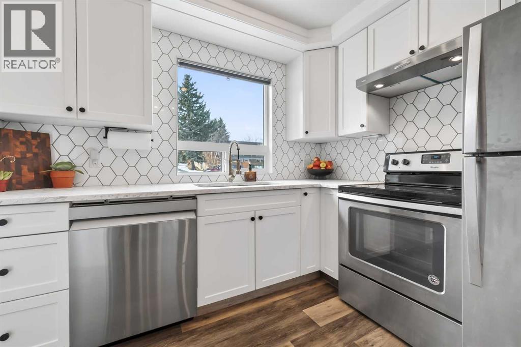 82, 330 Canterbury Drive SW