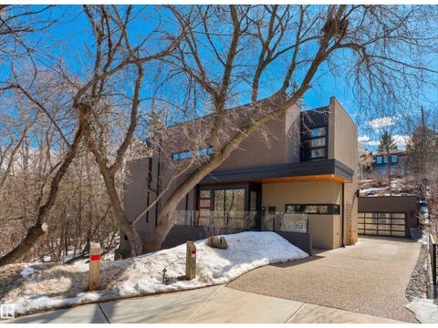 9651 87 AV NW Edmonton AB T6C1K5