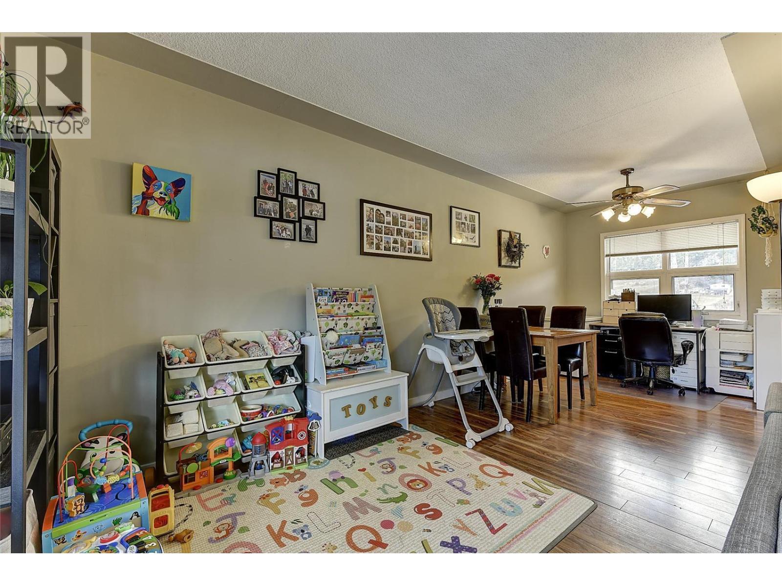 500 Snowsell Street N