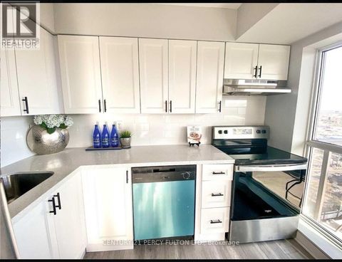 2003 - 215 QUEEN STREET E Brampton (Queen Street Corridor) ON L6Y1M6