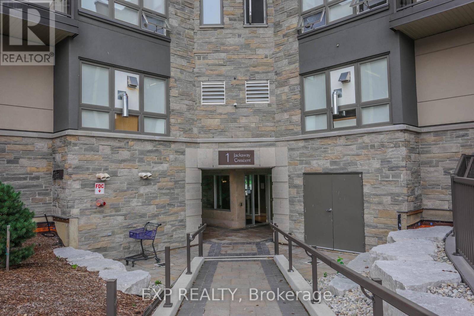108 - 1 JACKSWAY CRESCENT