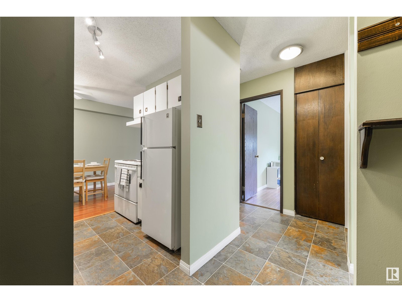 #310 10250 116 ST NW
