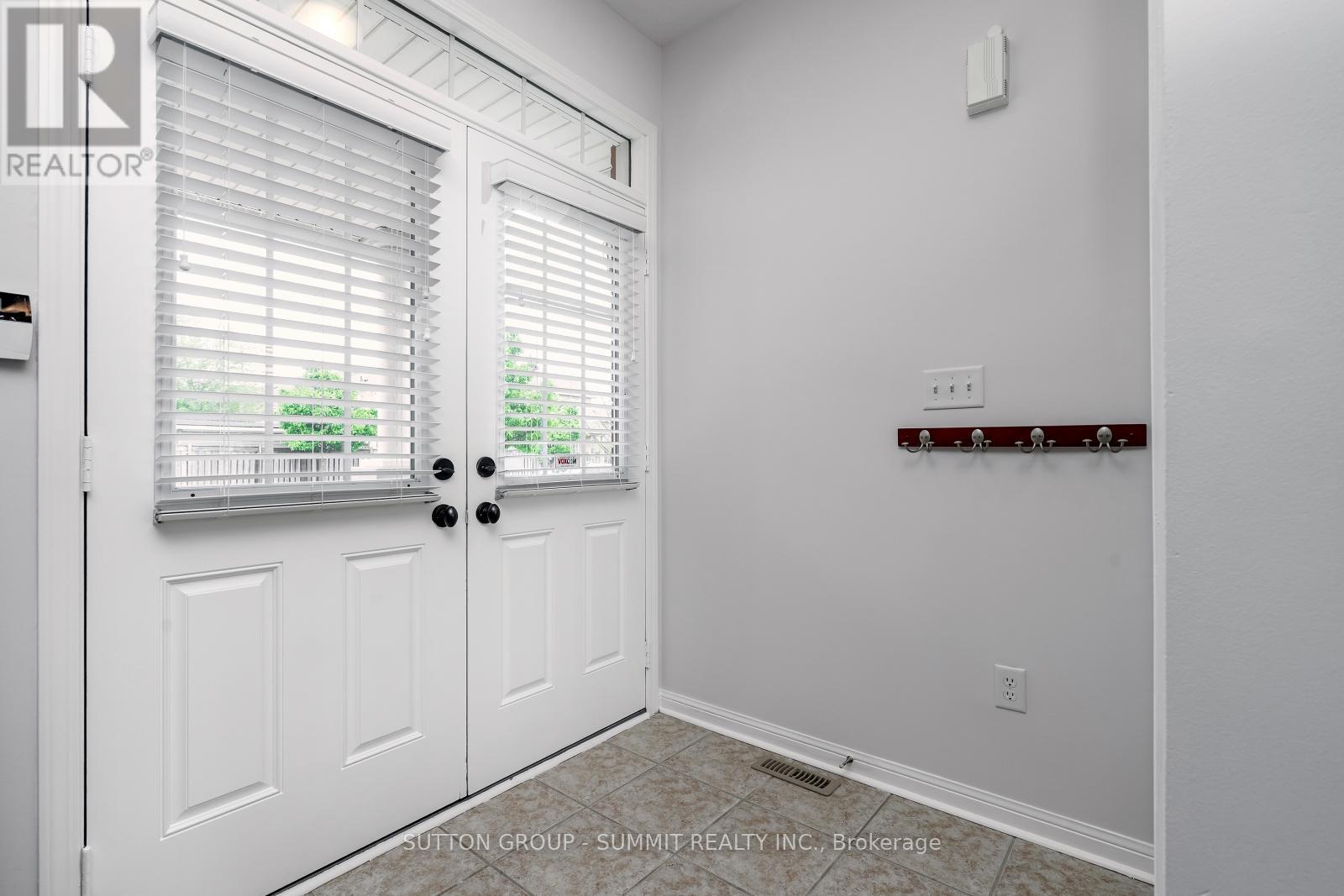1283 ROBSON CRESCENT