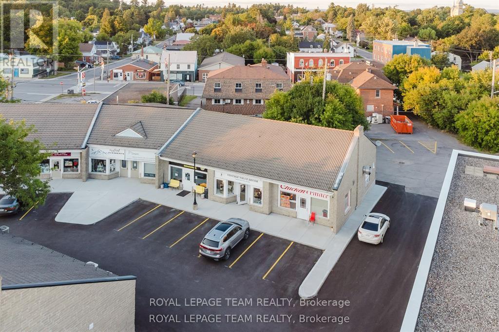 4 - 75 ELGIN STREET W