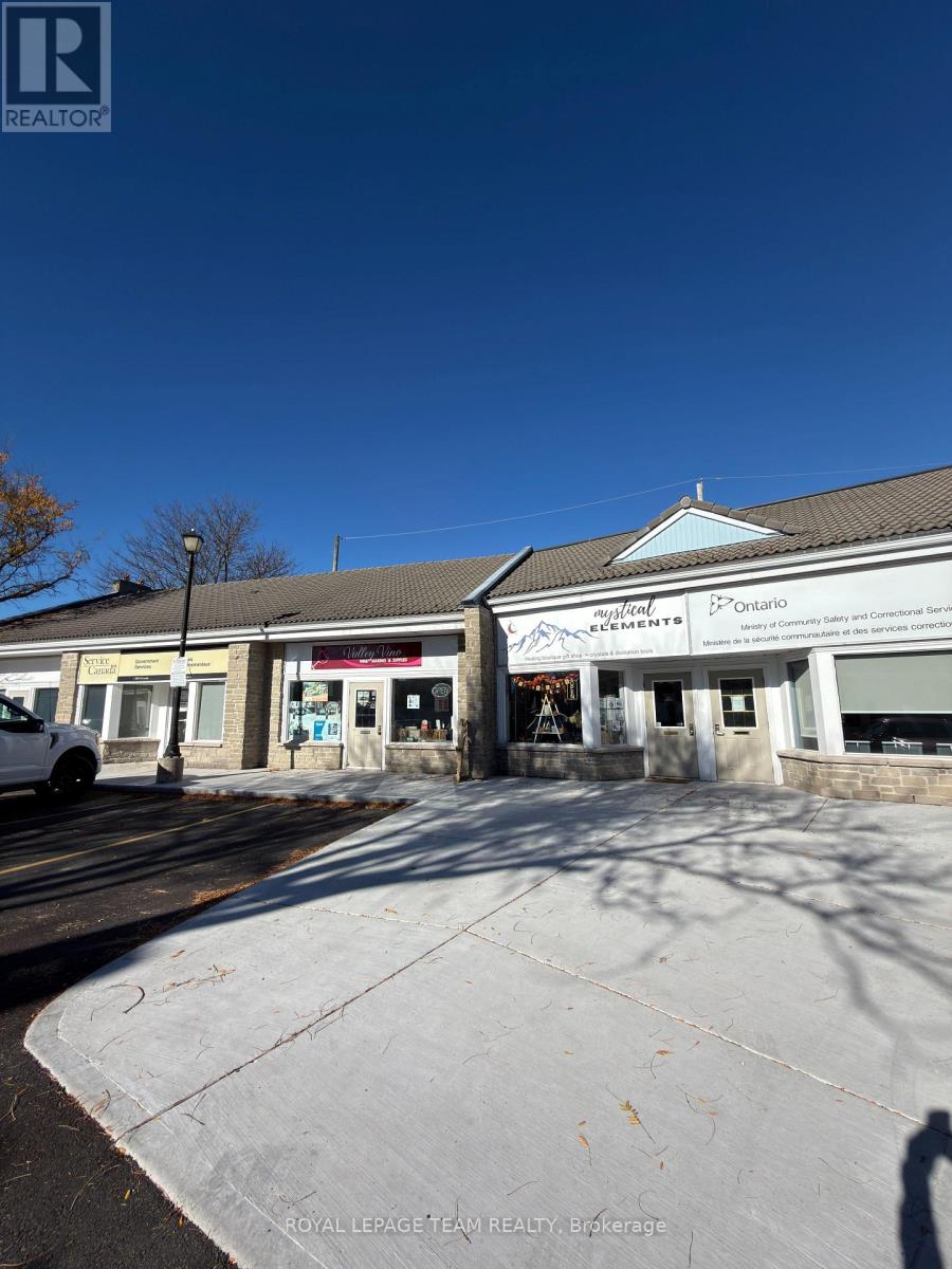 4 - 75 ELGIN STREET W