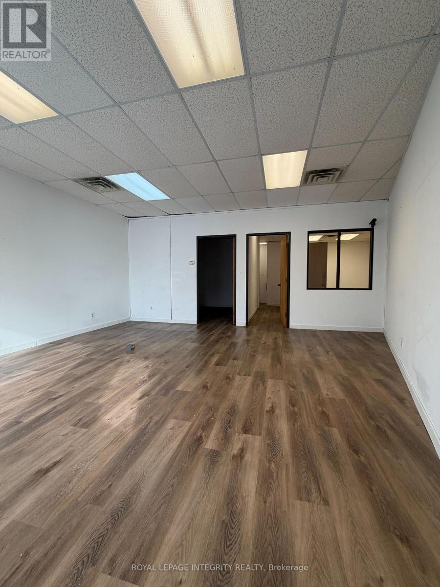 4 - 75 ELGIN STREET W