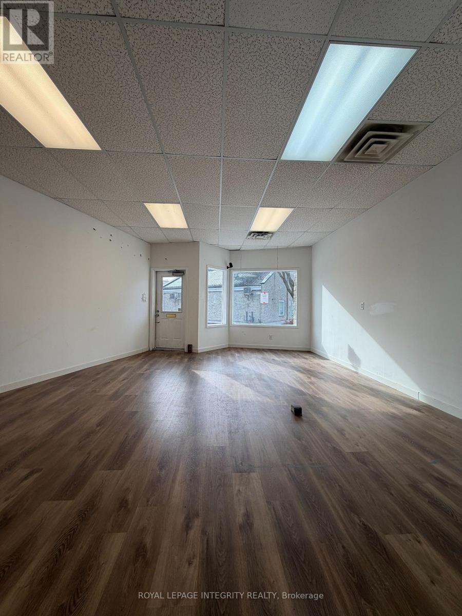 4 - 75 ELGIN STREET W