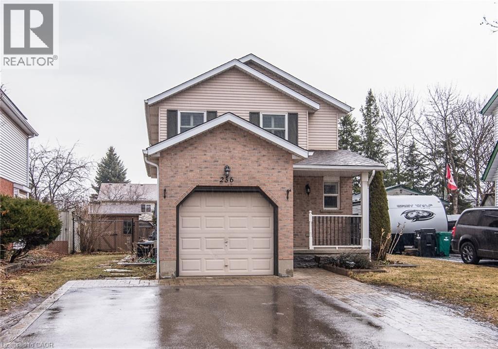 236 DARTMOOR Crescent