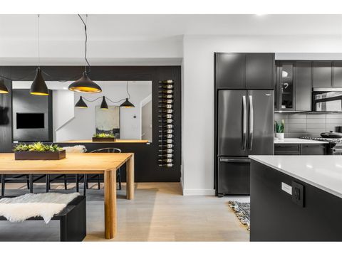 1 2886 MONTROSE AVENUE Abbotsford BC V2S0N7