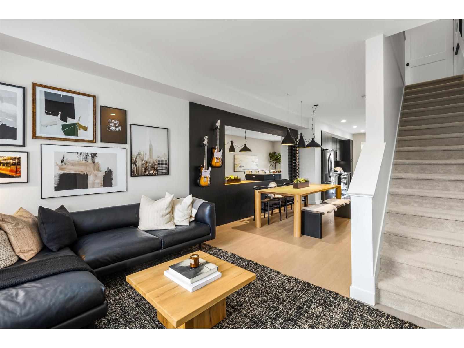 1 2886 MONTROSE AVENUE