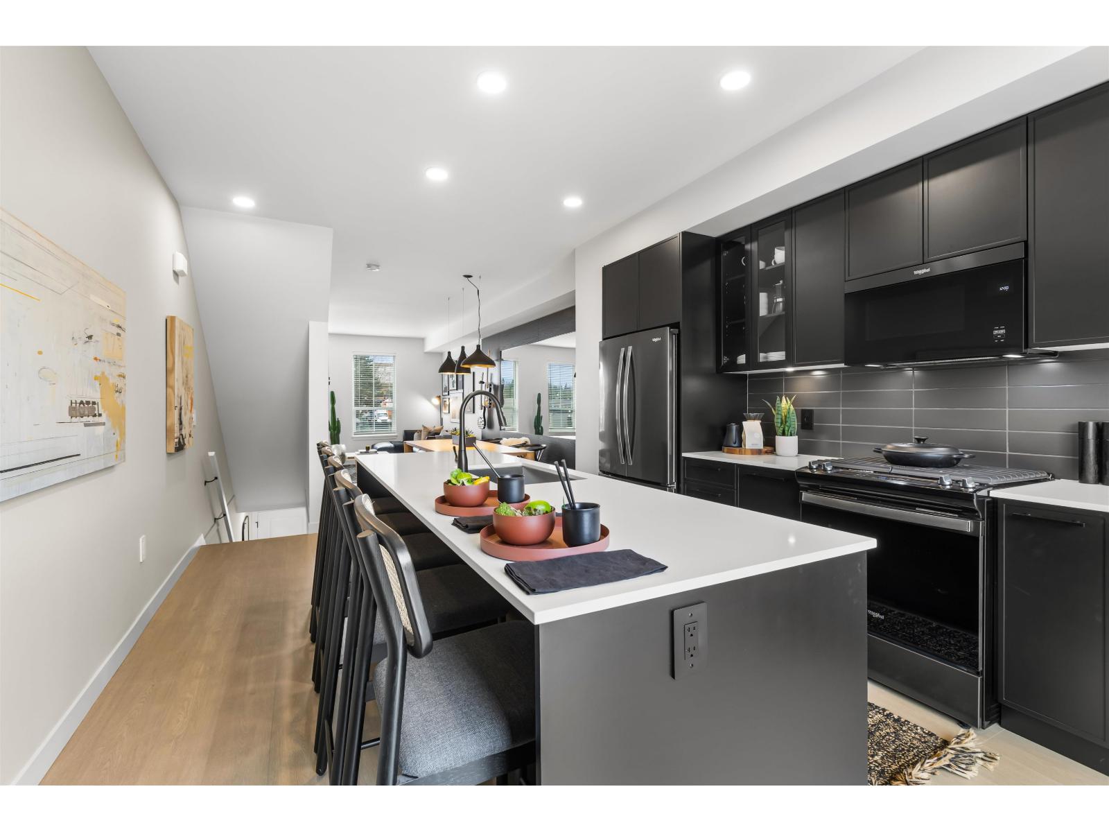 1 2886 MONTROSE AVENUE