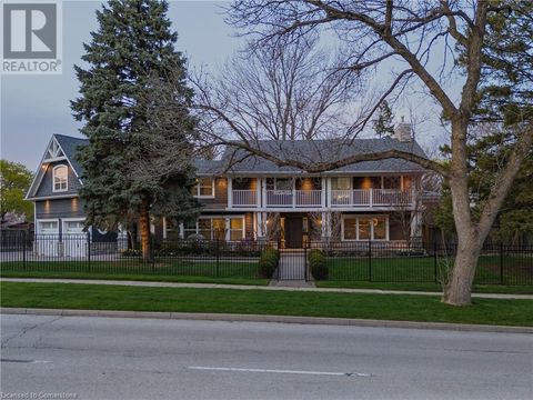 115 CHARNWOOD Drive Oakville ON L6J5G8