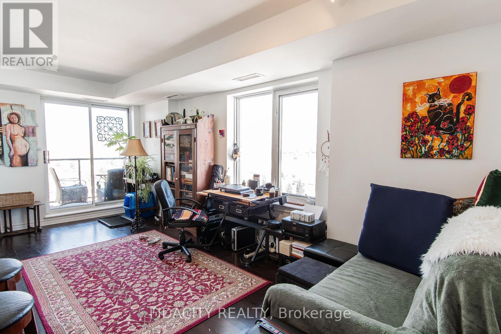 907 - 314 CENTRAL PARK DRIVE