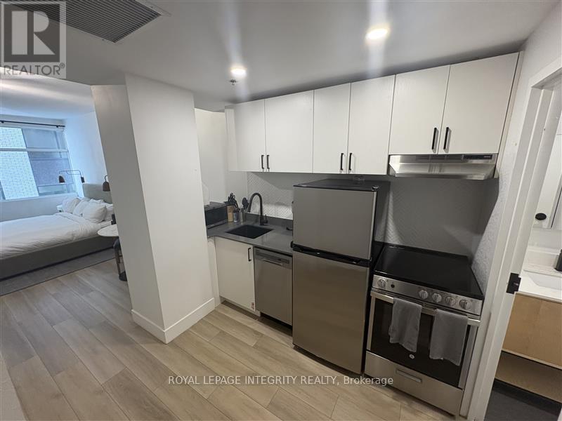 717 - 161 LAURIER AVENUE W