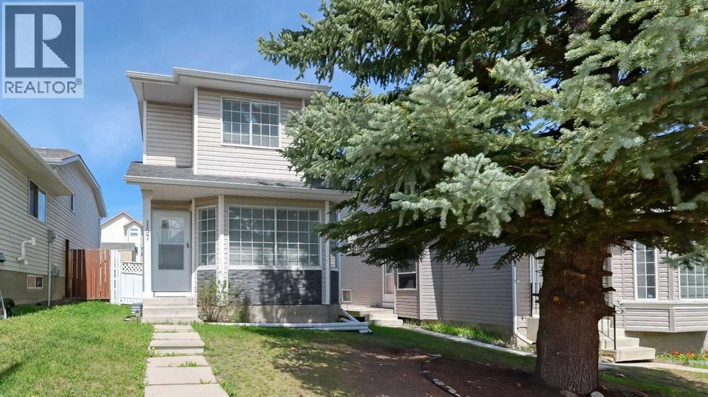 157 Harvest Gold Heights NE