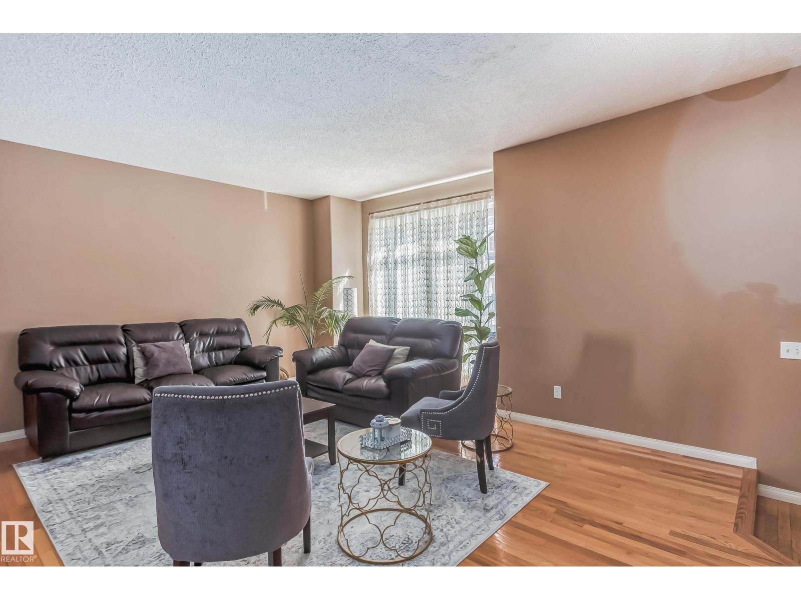 #49 8403 164 AV NW