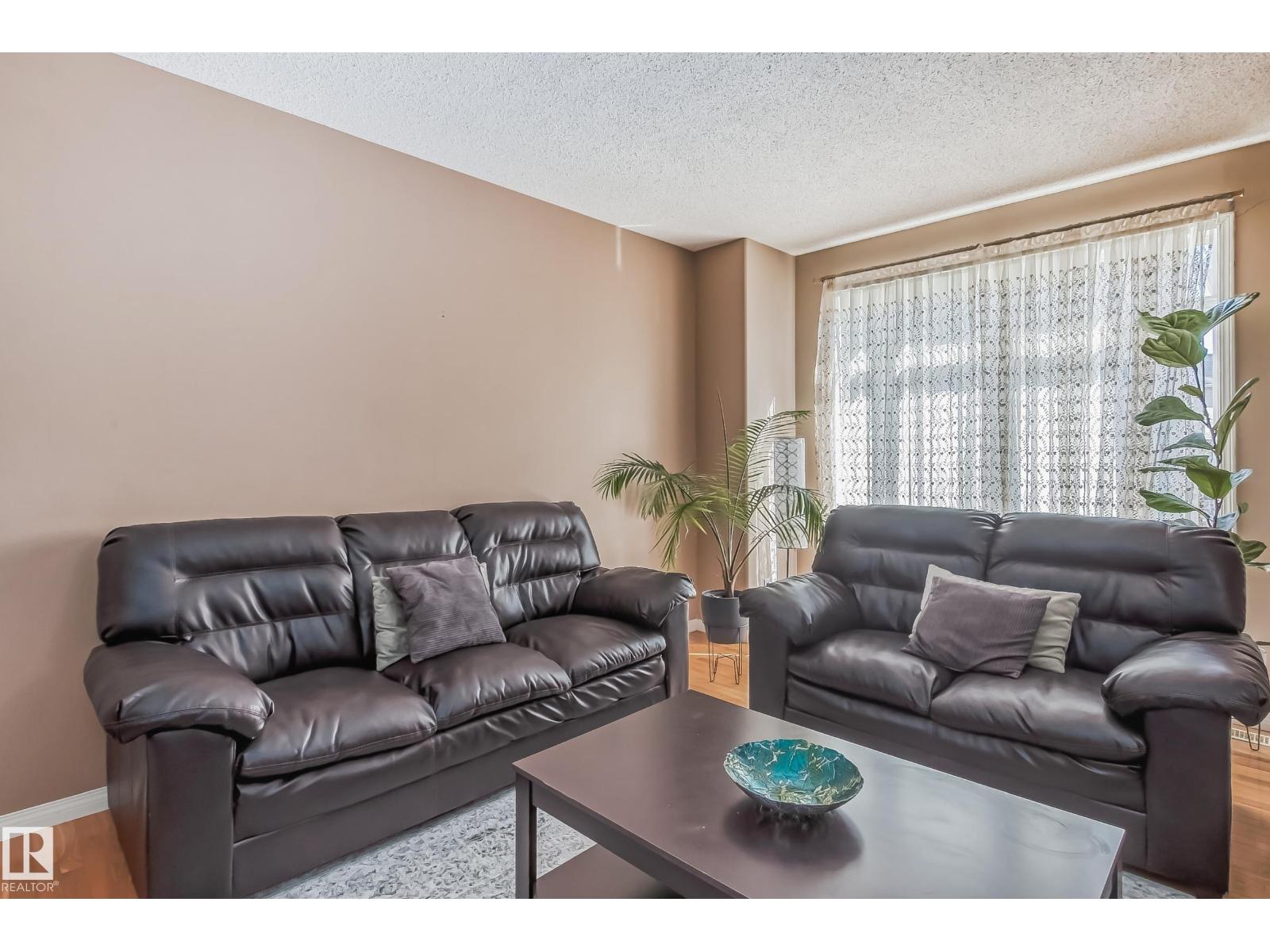 #49 8403 164 AV NW