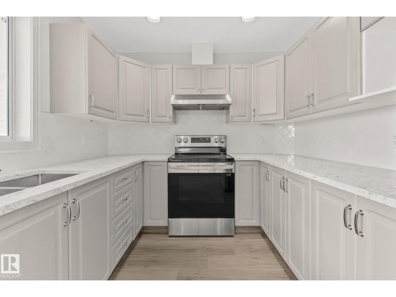 #22 9703 174 ST NW NW