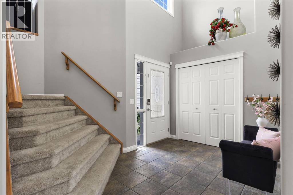 38 Simcoe Crescent SW