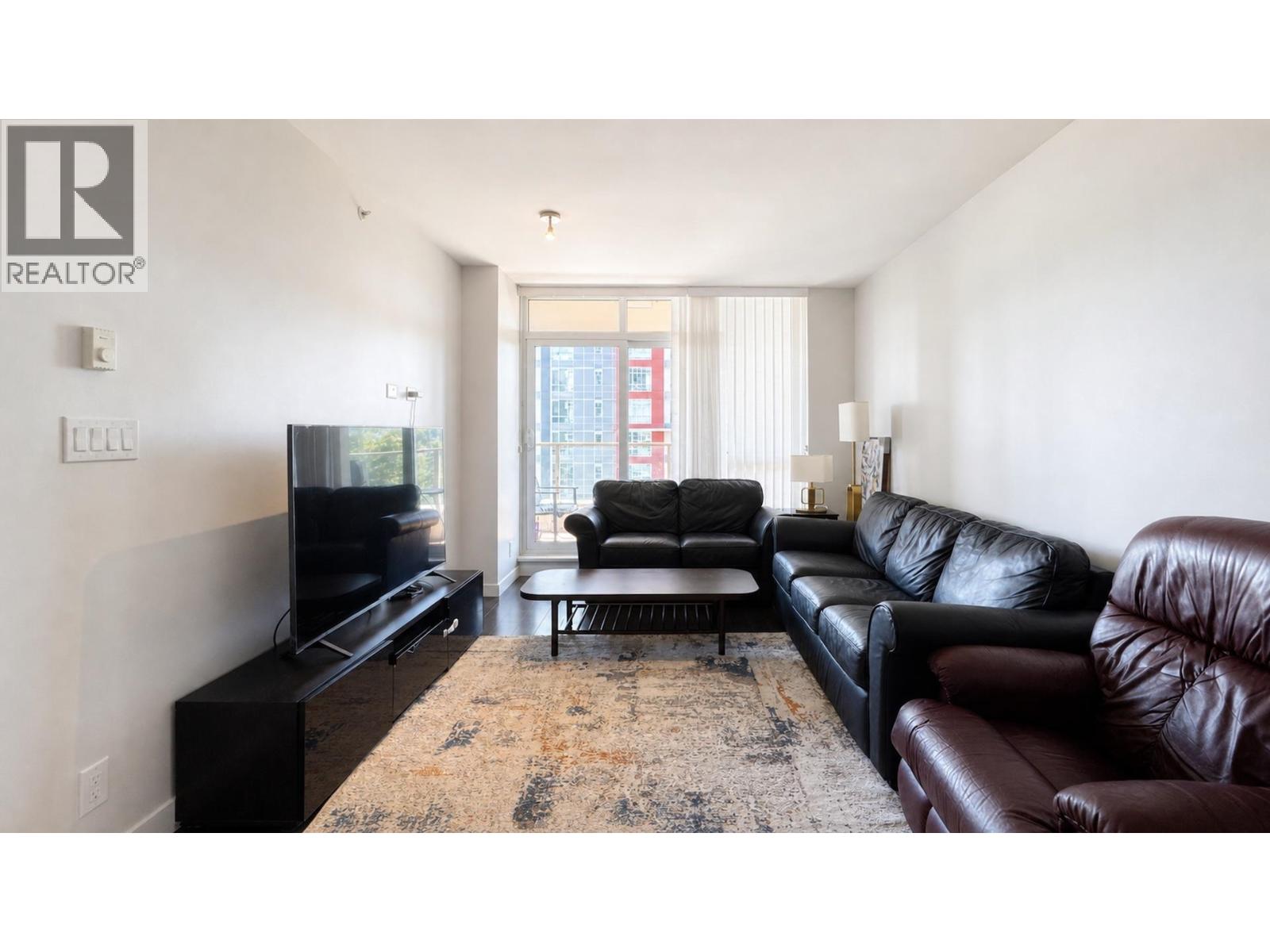 1805 3093 WINDSOR GATE