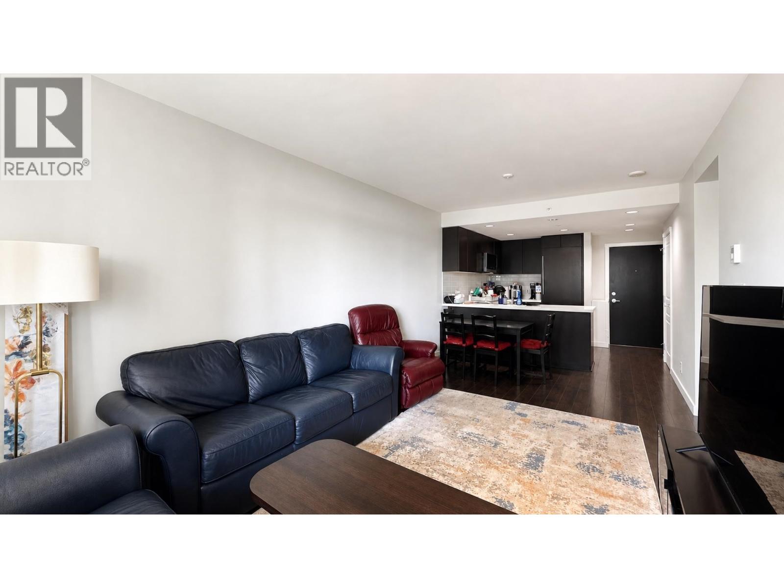 1805 3093 WINDSOR GATE