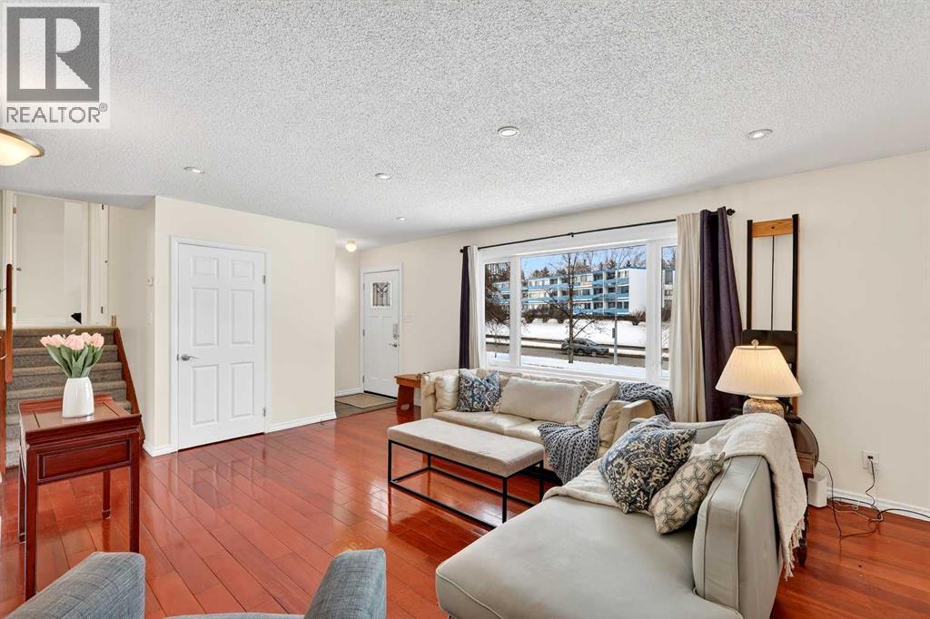 1323 University Drive NW