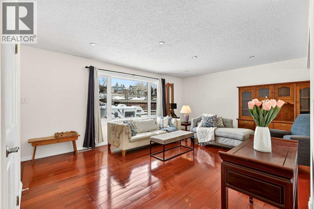 1323 University Drive NW