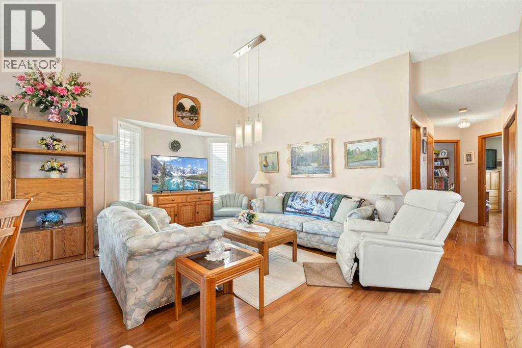 217 Arbour Cliff Close NW