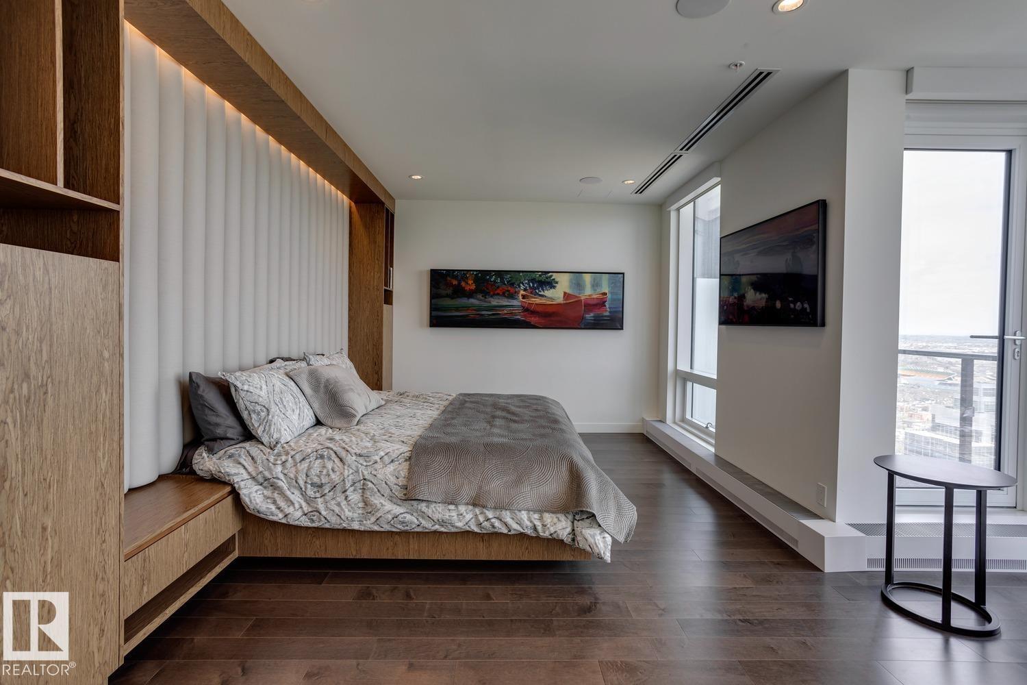 #4602 10360 102 ST NW