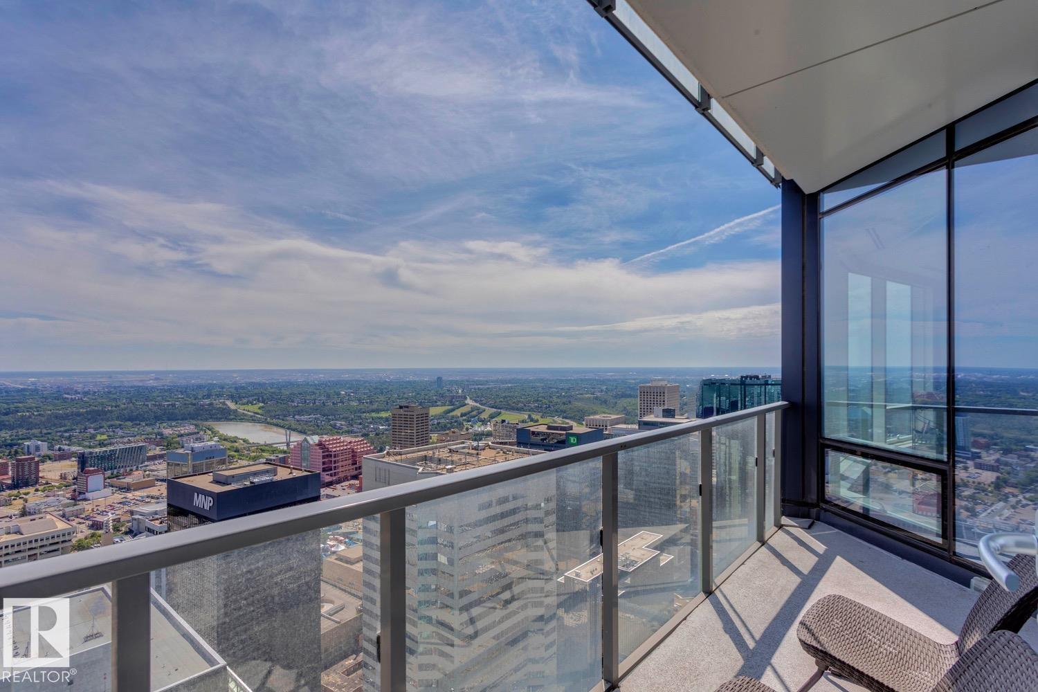 #4602 10360 102 ST NW