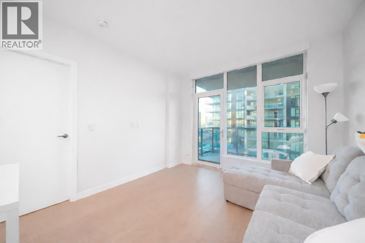 909 2108 GILMORE AVENUE