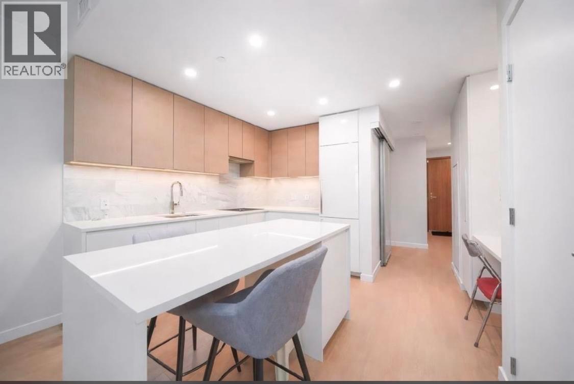 909 2108 GILMORE AVENUE