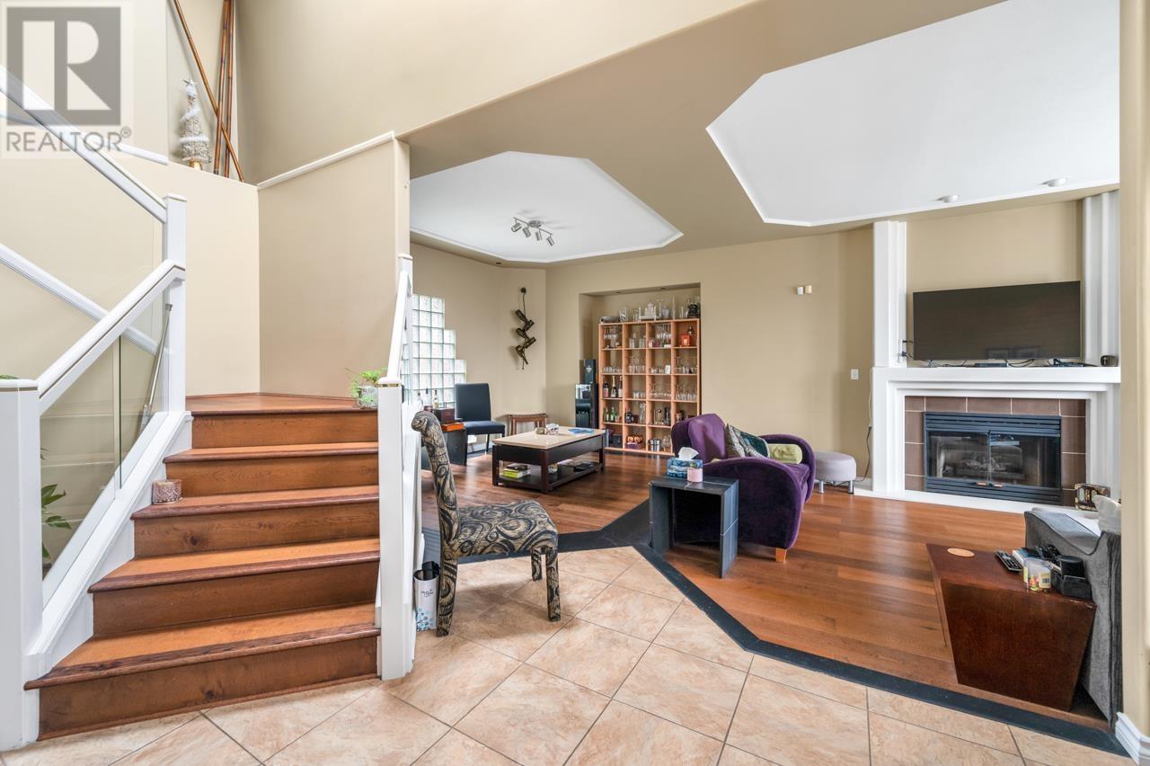 2902 PAUL LAKE COURT