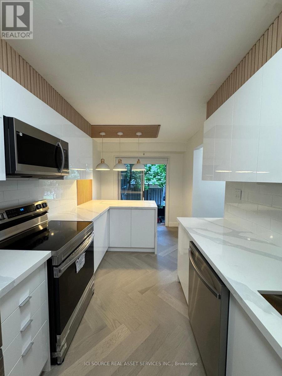 10 - 914 MOHAWK ROAD E