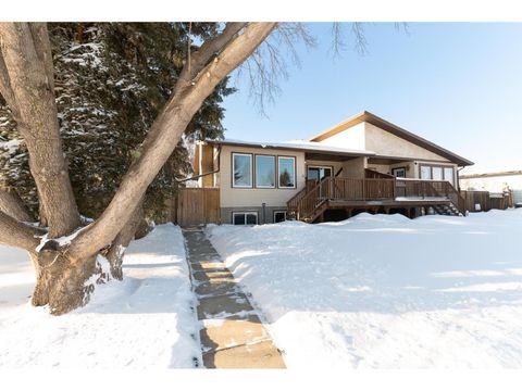 5 BROWN ST Stony Plain AB T7Z1E8